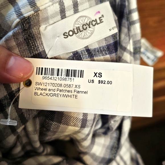 New SOULCYCLE Button Down L/S Plaid Gray White Wheel Flannel Shirt | Xs - Picture 7 of 7